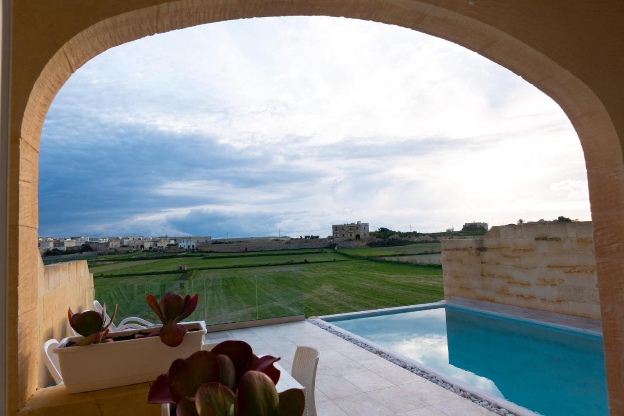 Inni Holiday Home With Infinity Pool Għarb Esterno foto