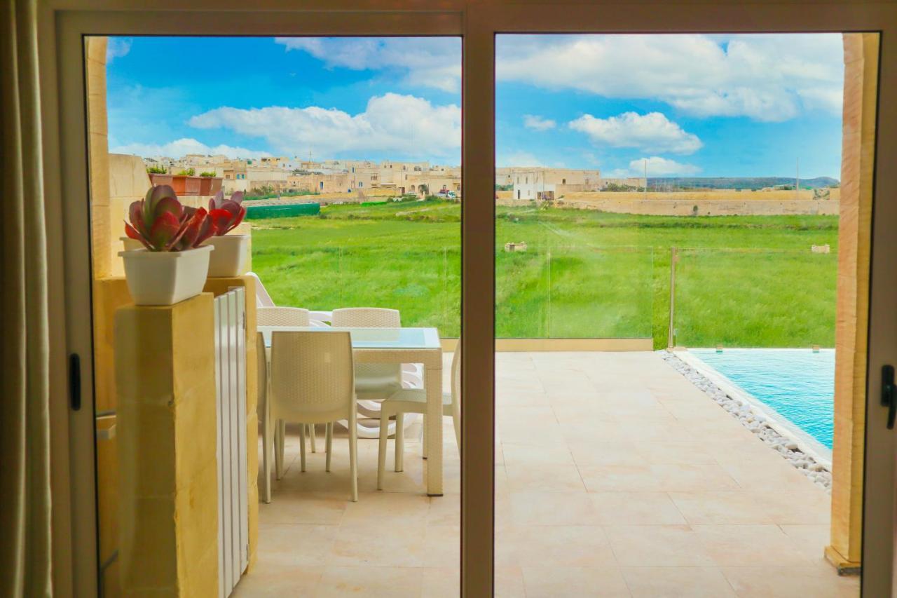 Inni Holiday Home With Infinity Pool Għarb Esterno foto