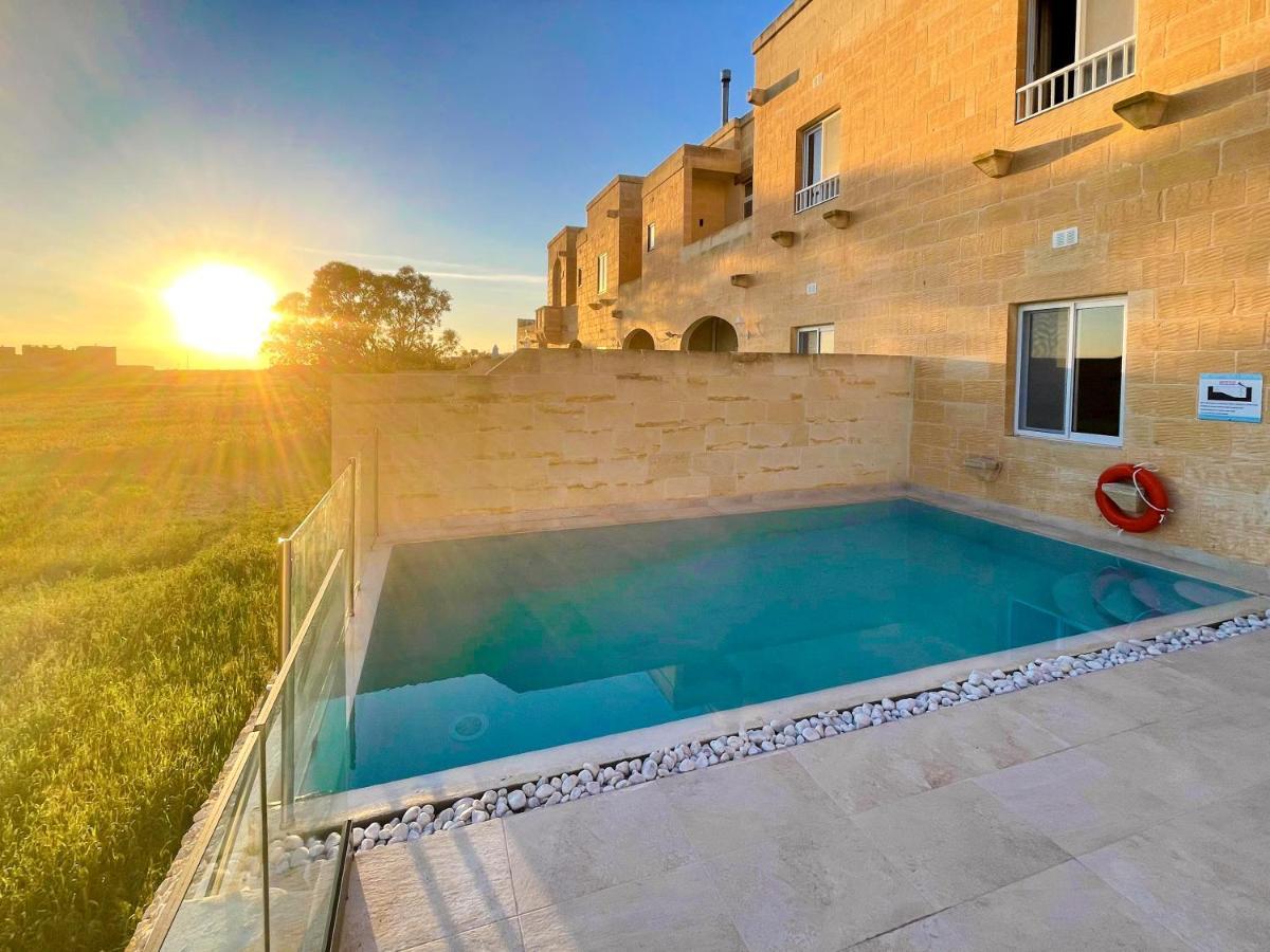 Inni Holiday Home With Infinity Pool Għarb Esterno foto