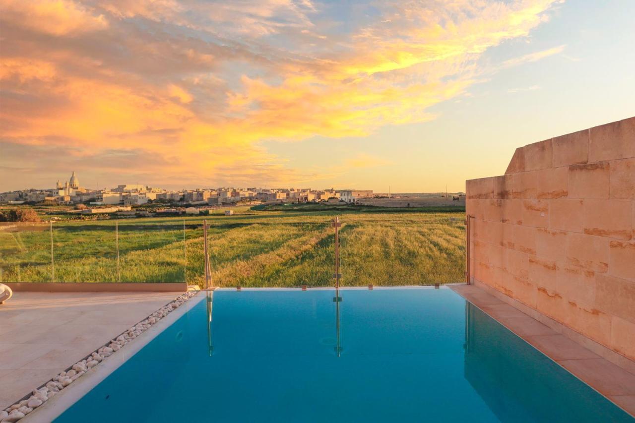 Inni Holiday Home With Infinity Pool Għarb Esterno foto